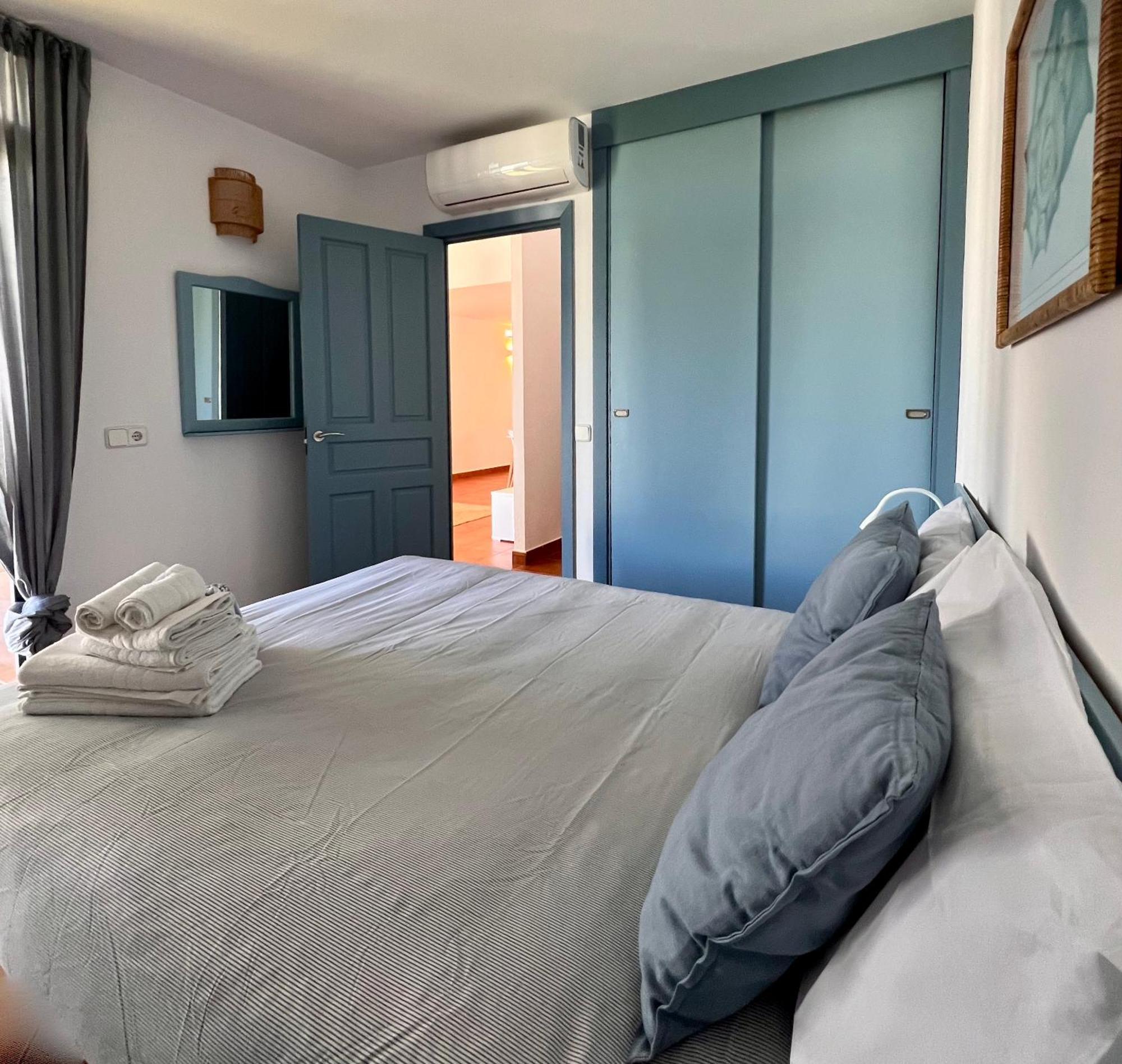 Apartamento Casa Tortuga Con Piscina Com Cala'N Bosch  Exterior foto